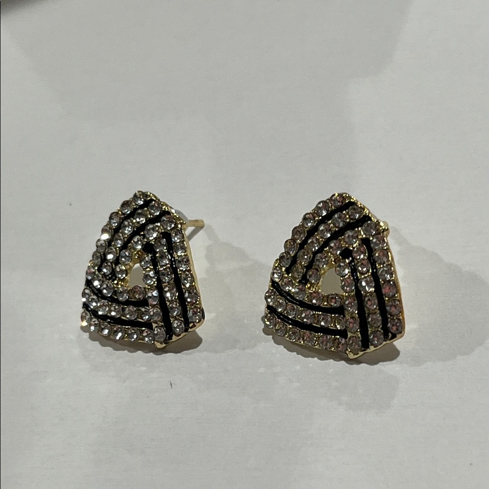 925 Elegant Gold and Black Stud Earrings